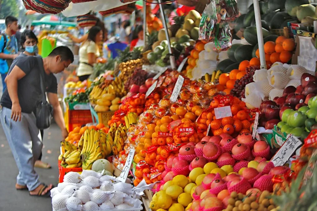 image of fruit price: early market activity signals holiday demand