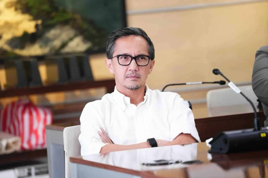 image of sec. vince dizon senators draw a clear line of trust
