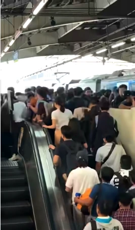 image of mrt-3 ano ang naging dahilan ng siksikan