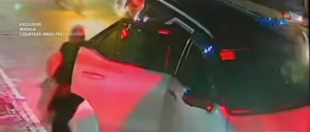 image of vlogger ng ginto mga pangyayari bago at habang isinasagawa ang holdapan