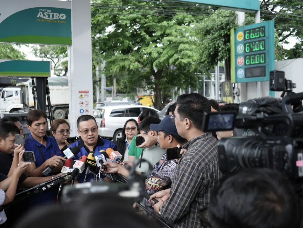 image of petrol price: 54 gas stations pinasasagot ng doe