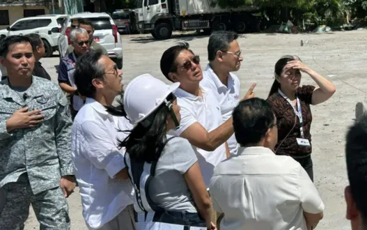 Marcos Inspects Earthquake Damage